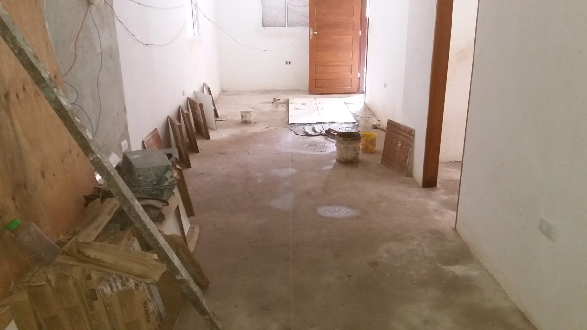 Começando o revestimento do piso