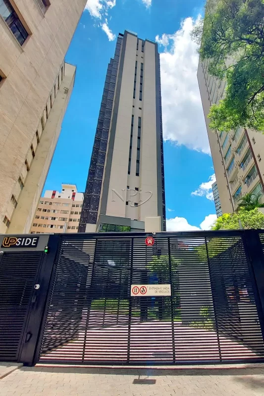 ???? Obra: Edifício Residencial Upside Paulista - São Paulo, SP | Cliente: Construtora (coloque o nome se quiser) | Tipo de projeto: Instalação elétrica completa em prédio residencial de alto padrão | Andares: 20+ pavimentos | Serviços executados pela JFR: infraestrutura elétrica completa (medição, alimentação e distribuição), montagem de quadros de distribuição em todos os andares, instalação de eletrodutos, tomadas, interruptores e luminárias, sistemas de aterramento e proteção contra surtos elétricos, instalações das áreas comuns (hall, garagem, escadas, elevadores), adequação às normas NBR 5410 e exigências da concessionária, execução dentro dos prazos com equipe dedicada em campo | Resultado: Obra entregue com excelência técnica, segurança e qualidade, contribuindo para mais um empreendimento de sucesso na cidade de São Paulo.