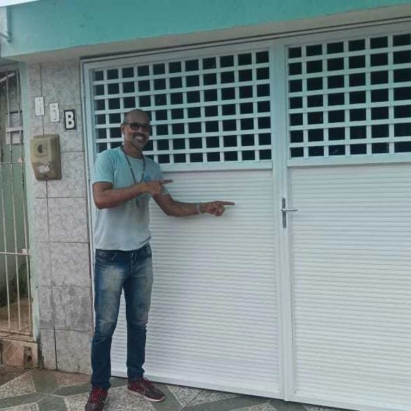 Esquadrias e vidros em geral.