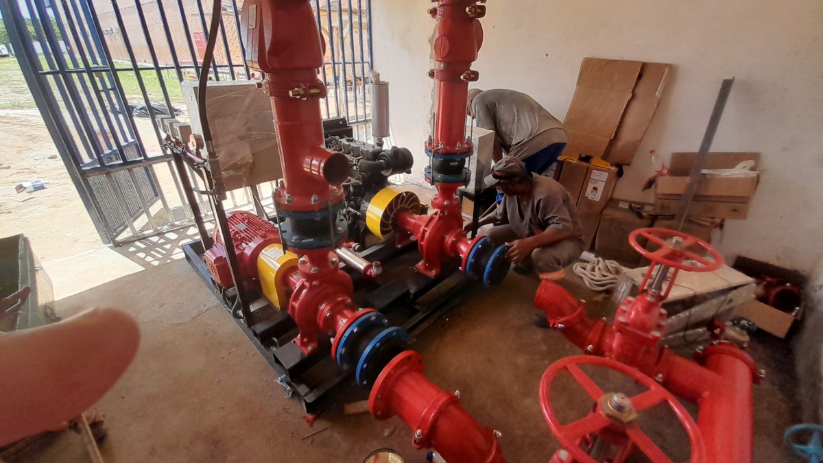 Instalação de casa de bomba na central de distribuição da Shopee